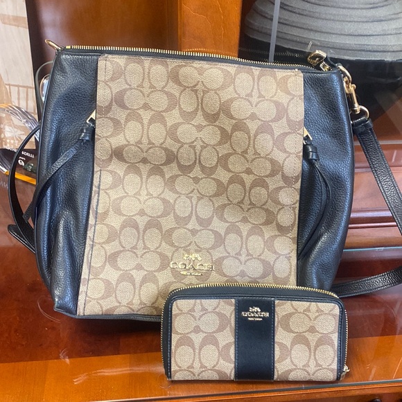 Coach Handbags - Coach purse
